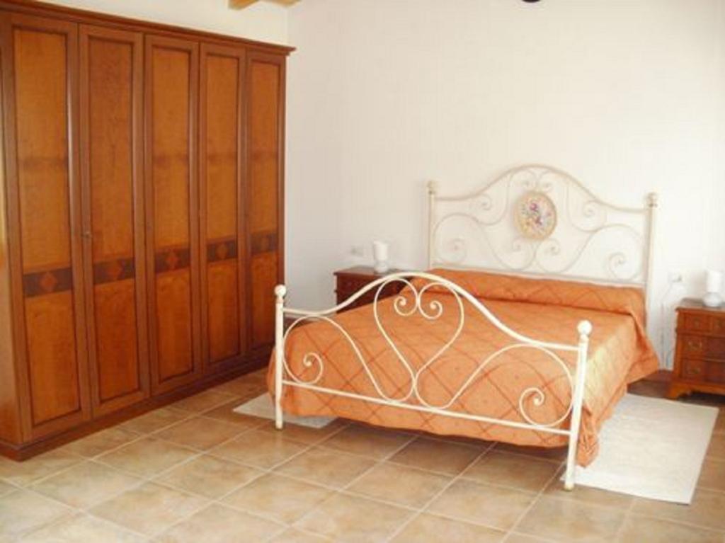 Farm Stay Gli Oleandri Loiri Porto San Paolo Szoba fotó