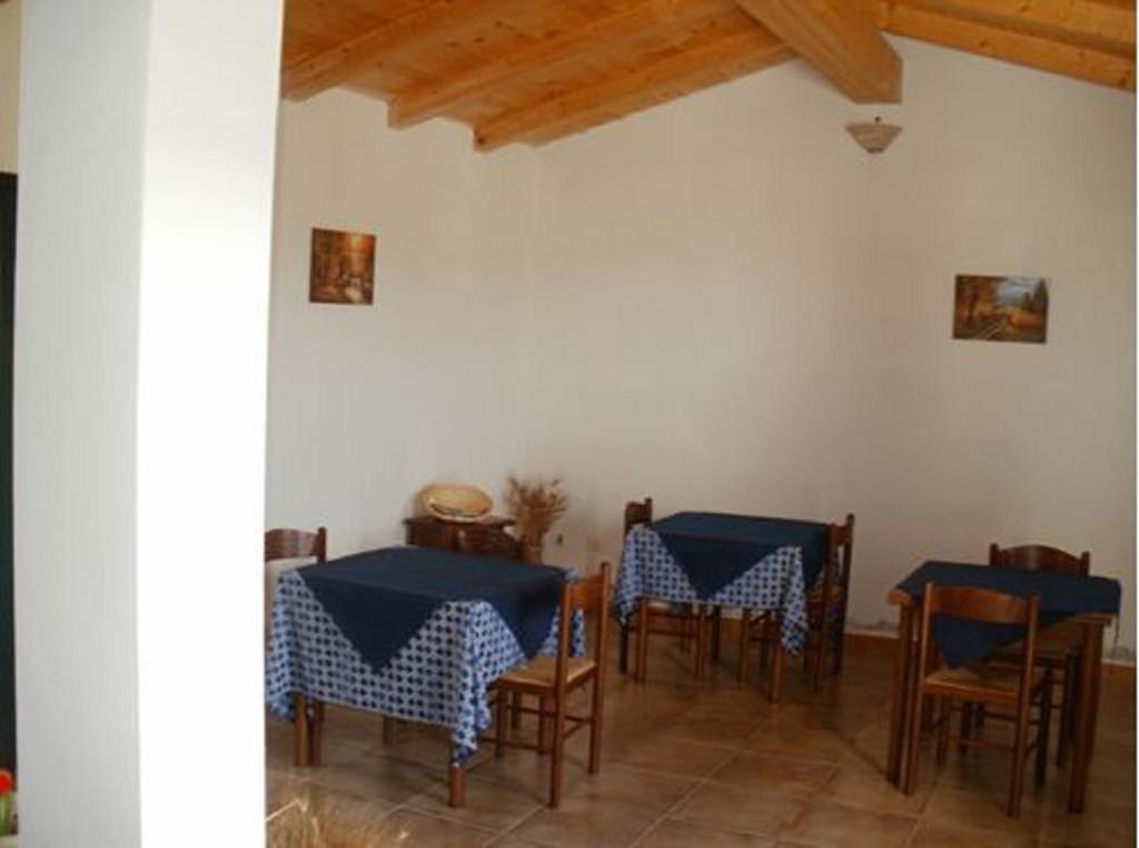 Farm Stay Gli Oleandri Loiri Porto San Paolo Kültér fotó