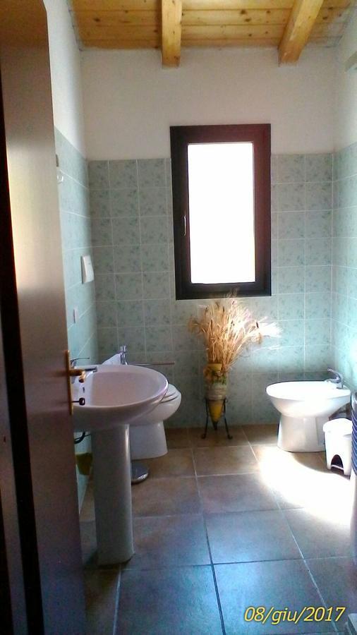 Farm Stay Gli Oleandri Loiri Porto San Paolo Kültér fotó