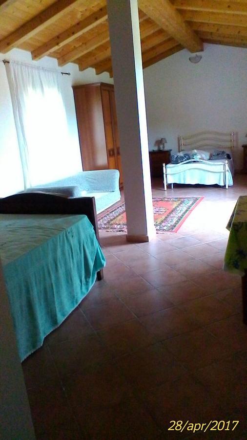Farm Stay Gli Oleandri Loiri Porto San Paolo Kültér fotó