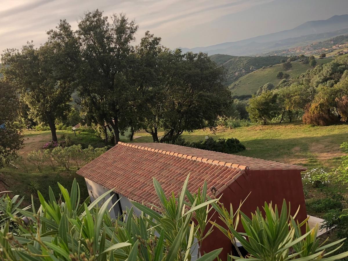 Farm Stay Gli Oleandri Loiri Porto San Paolo Kültér fotó
